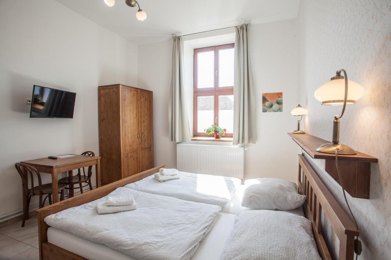 Penzion a restaurace U Hájků Nové Dvory Esterno foto