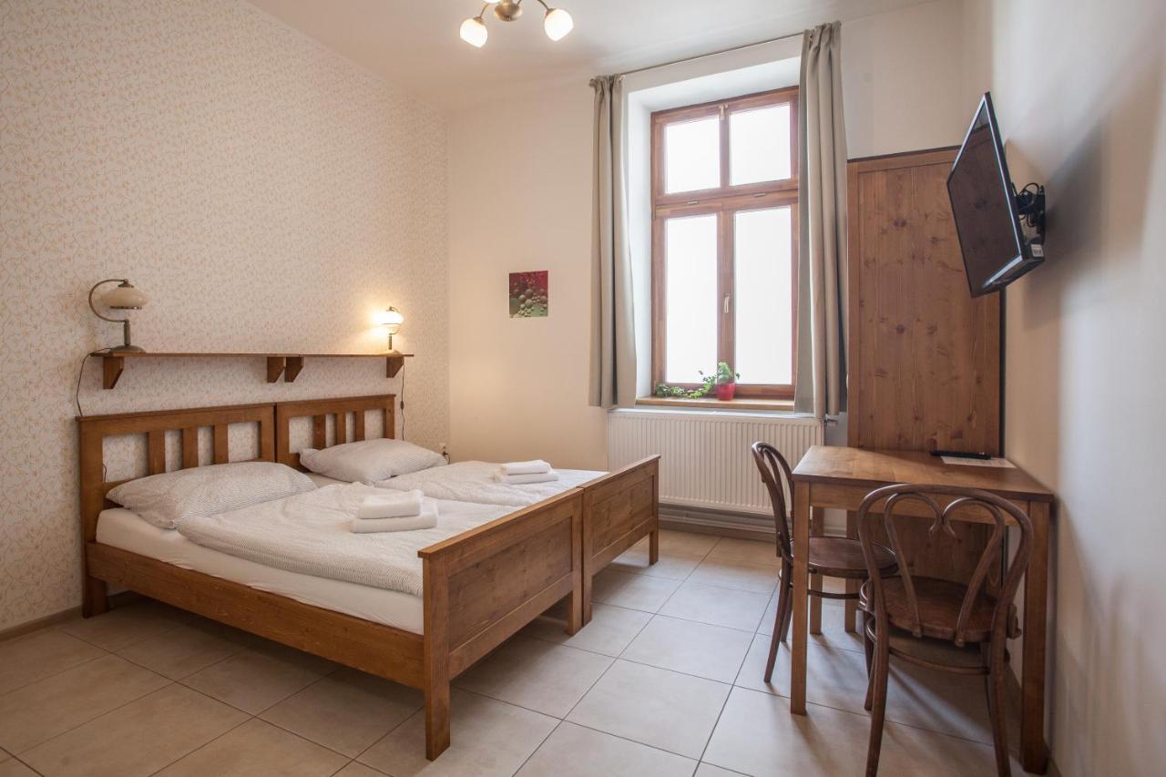 Penzion a restaurace U Hájků Nové Dvory Esterno foto